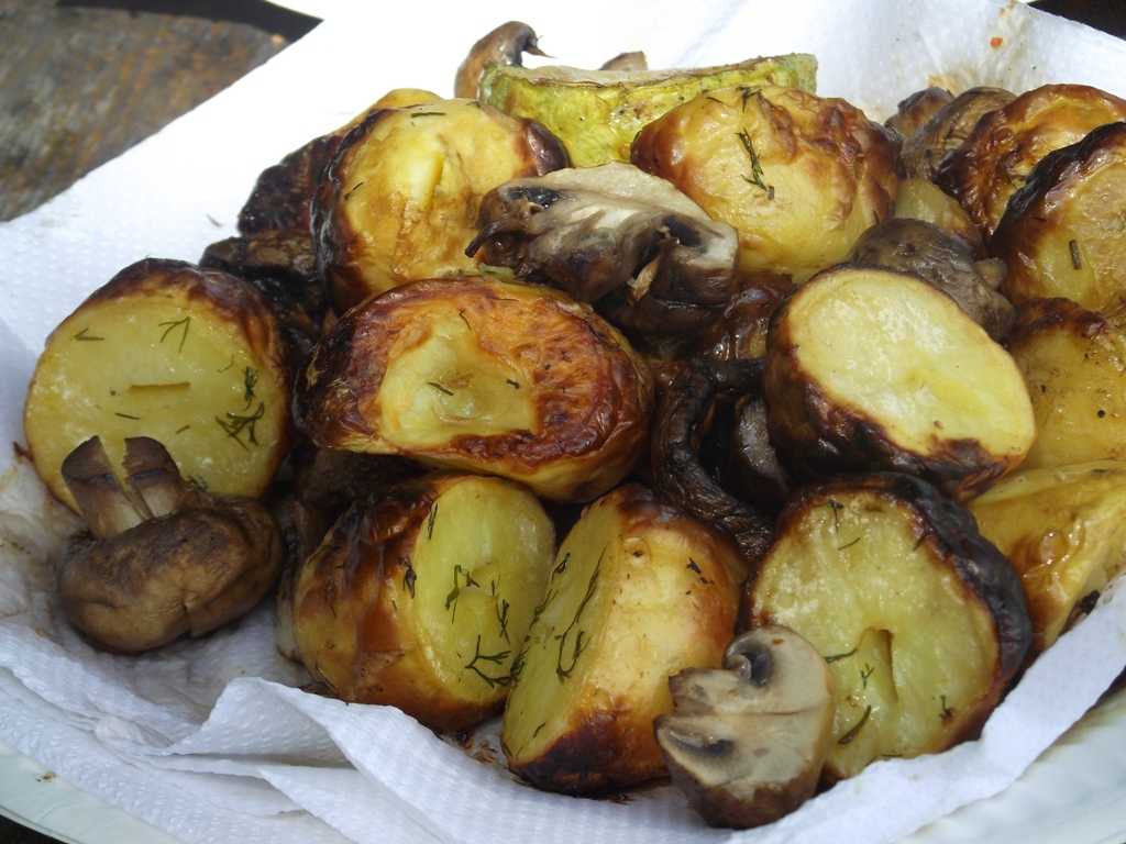 10 рецептов самой вкусной картошки на мангале