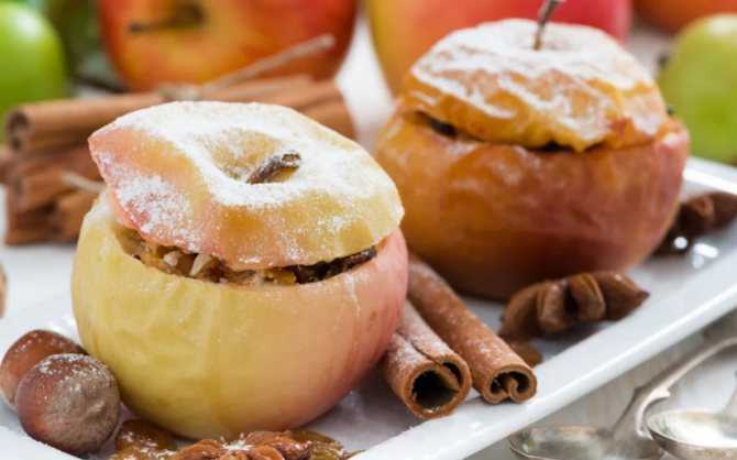 Печеные яблоки с творогом в духовке. рецепт приготовления пошагово с фото