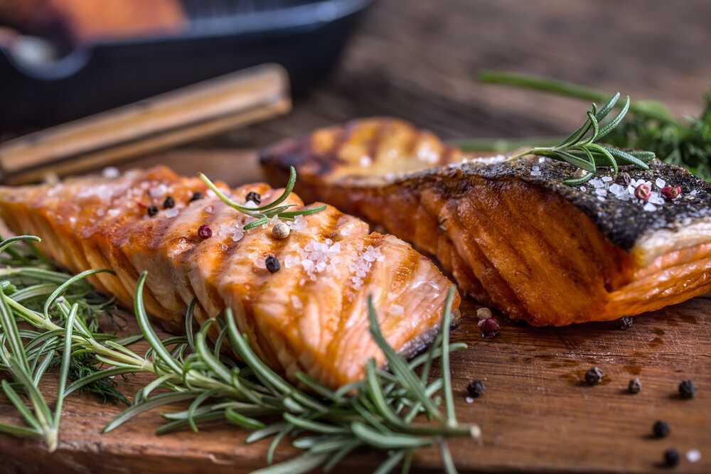 Стейк из лосося в духовке: 9 популярных рецептов