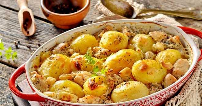 Молодой картофель запеченный с травами и чесноком в духовке рецепт с фото пошагово - 1000.menu
