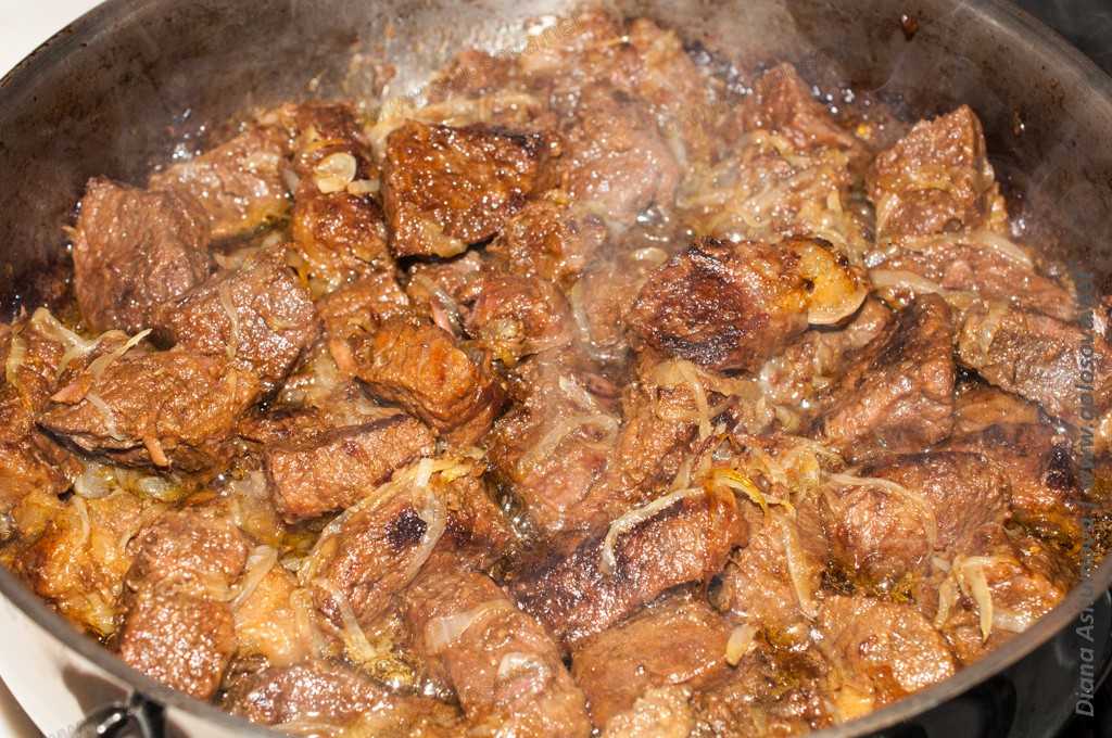Жареная козлятина на сковороде: рецепты, особенности приготовления