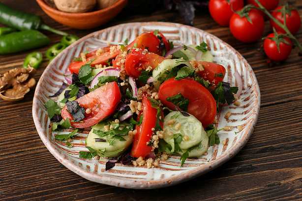 Зеленые помидоры с чесноком на зиму: 40 домашних вкусных рецептов