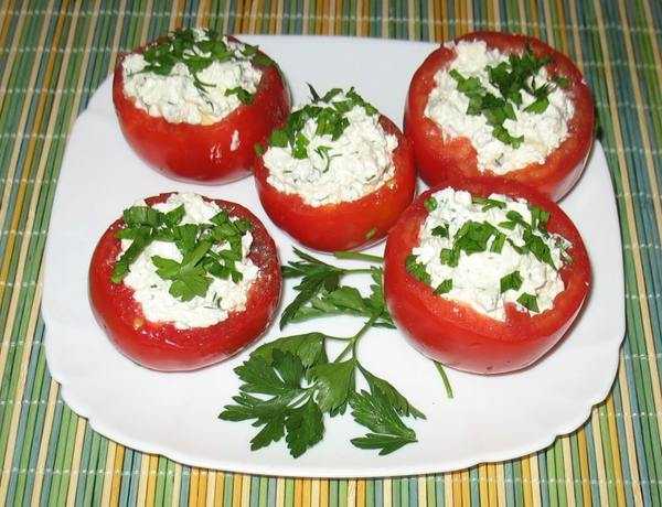 Как приготовить помидоры фаршированные творогом и чесноком: поиск по ингредиентам, советы, отзывы, пошаговые фото, подсчет калорий, изменение порций, похожие рецепты