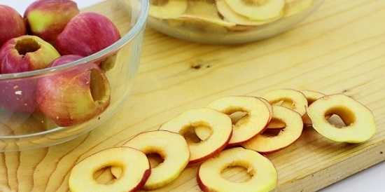Как сушить яблоки в домашних условиях: температура, время, инструкция