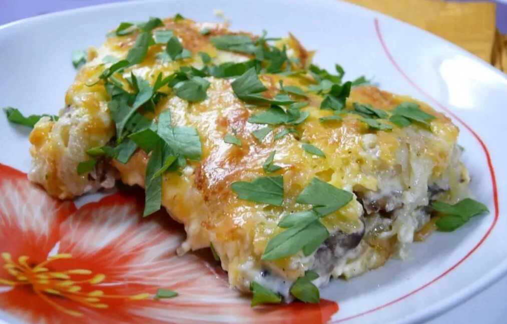 Рыба в сметанном соусе - рецепт на сковороде с пошаговыми фото