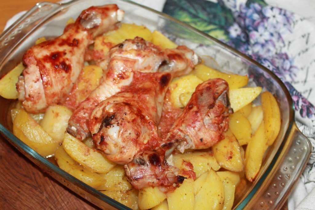 Куриные голени с картошкой в духовке, рецепт