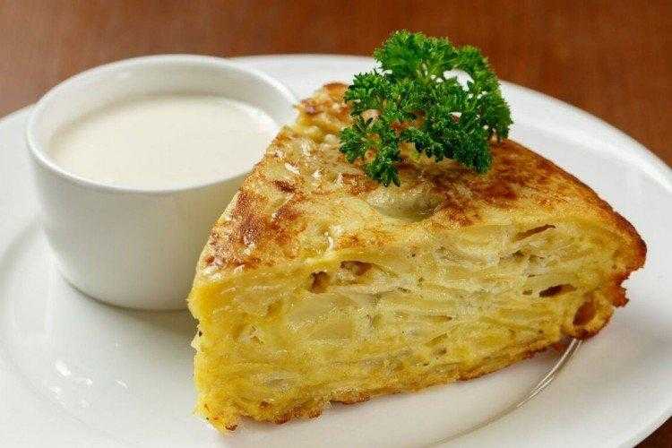 Картофельная запеканка с сыром в духовке: 3 лучших варианта