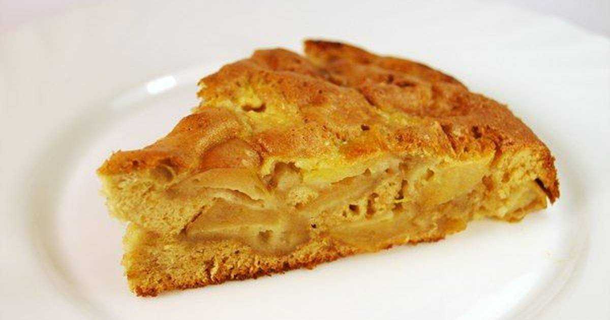 Пышный пирог «шарлотка» с яблоками на сметанном тесте. самые вкусные рецепты