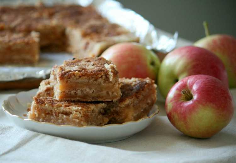 Яблоки, запеченные в духовке: 15 простых и вкусных рецептов