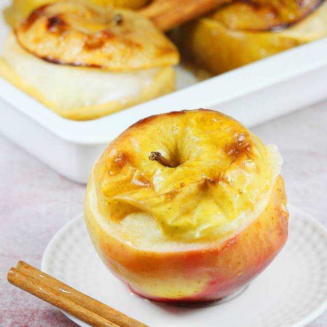 Печеные яблоки в духовке пошагово с фото