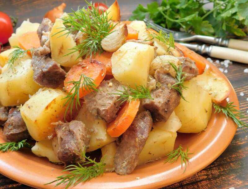Мясо по-французски с картошкой в духовке. 10 рецептов с фото