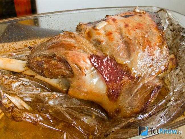 Баранина в духовке (21 фото): рецепты приготовления запеченного мяса. какие блюда можно приготовить в рукаве? как запекать баранину, чтобы она была вкусной и сочной?
