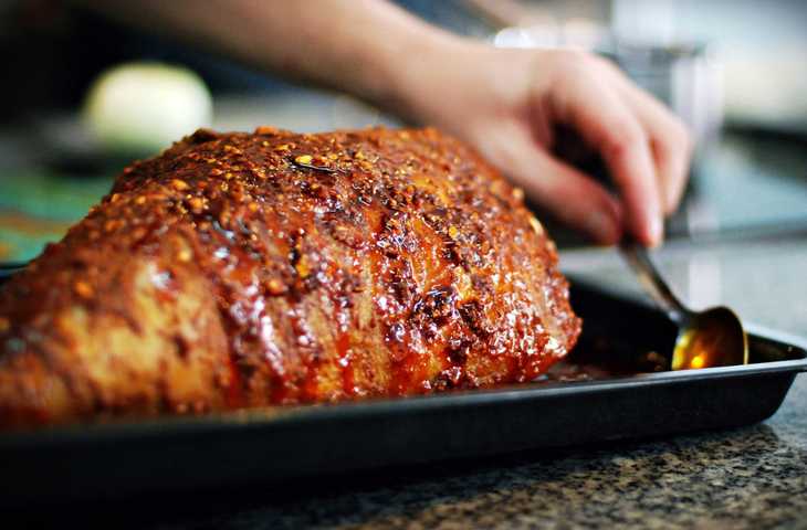 Мясо в тесте в духовке: как запечь блюдо из свинины и говядины