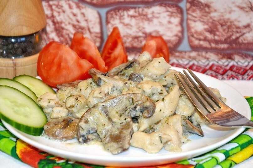 Куриная грудка с грибами и сыром на сковороде рецепт с фото пошагово и видео - 1000.menu