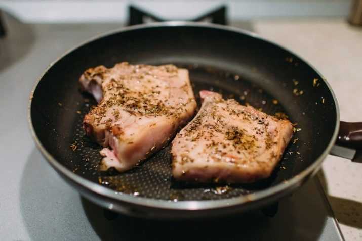 Как приготовить стейк из говядины - рецепты приготовления на сковороде и в духовке