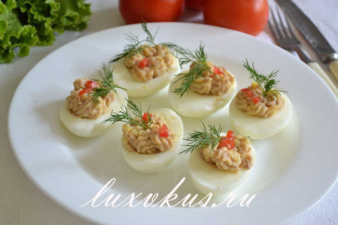 Салат печень трески с огурцами и яйцом рецепт с фото пошагово - 1000.menu