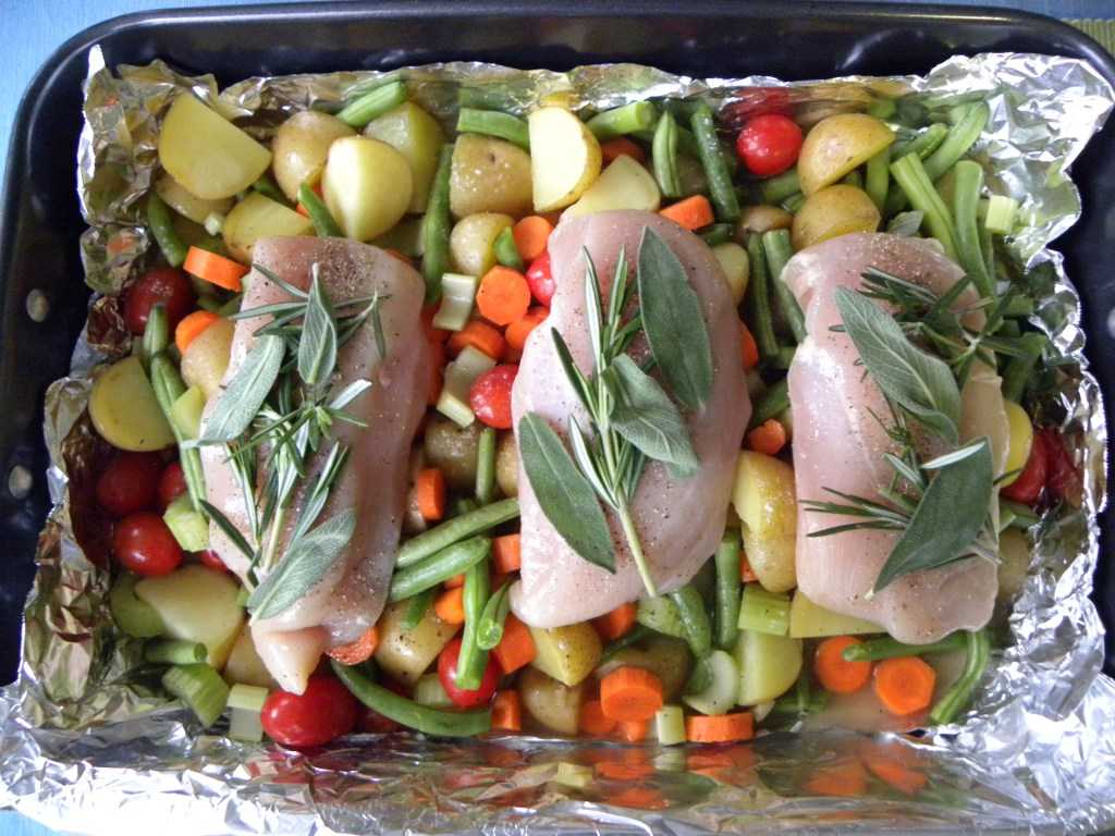 Как запечь овощи в духовке в фольге: рецепты с фото пошагово