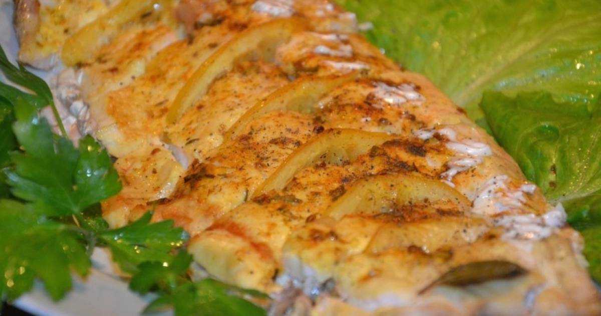 Язь, запечённый в духовке с картошкой — рыбные рецепты