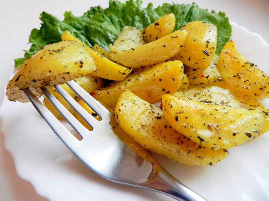 Картошка по-деревенски в духовке – 10 самых вкусных пошаговых рецептов и секретов приготовления с фото