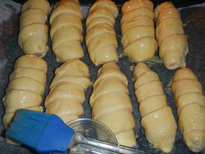 Сосиски в тесте в духовке - 10 вкусных рецептов с фото пошагово