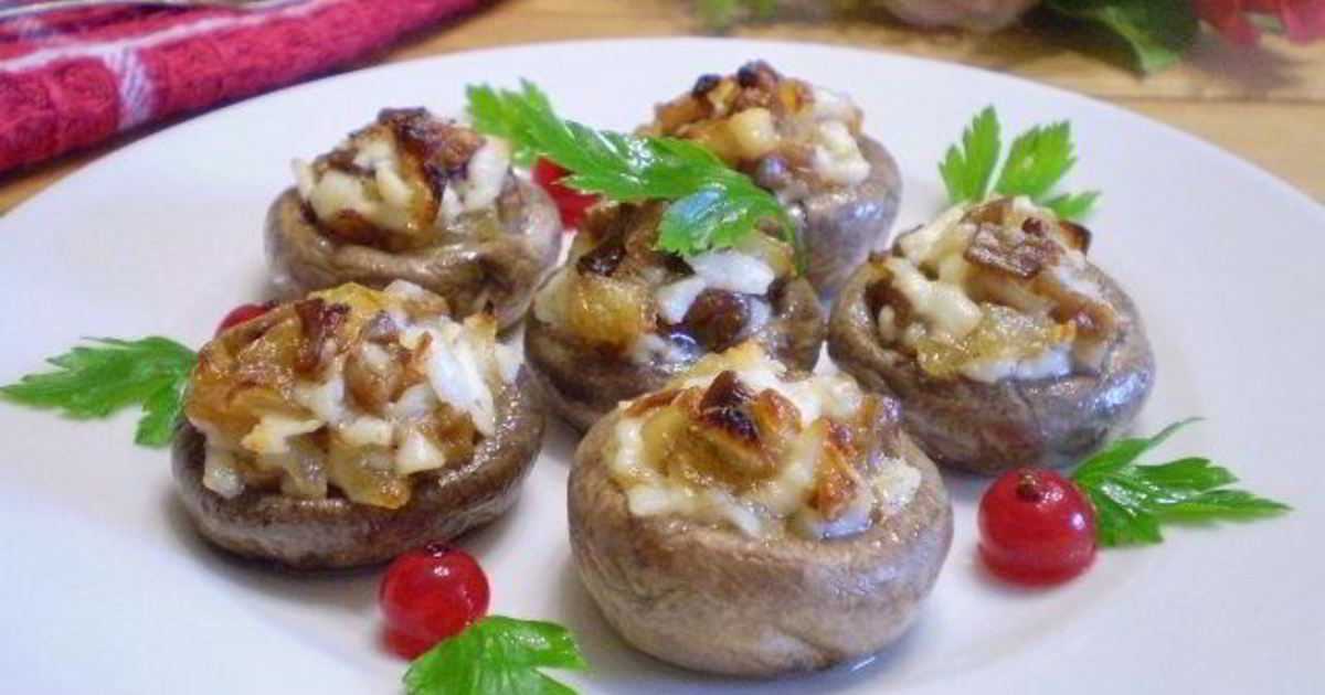 Свинина грибы помидоры сыр в духовке рецепт с фото пошагово - 1000.menu