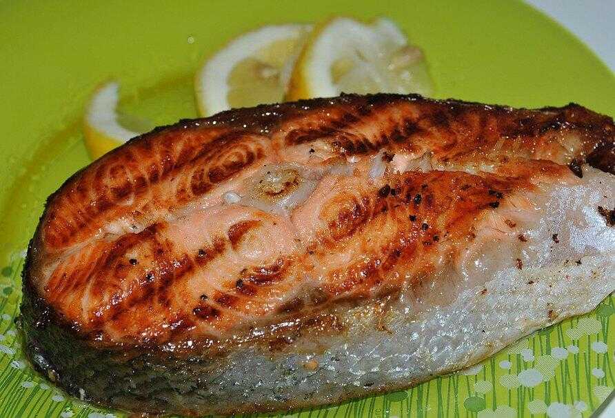 Как приготовить стейк из кеты: мясо рыбы на сковороде, как вкусно готовить сочную и мягкую кету в духовке, приготовление на гриле с фото – minproduct.ru