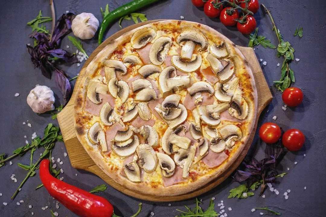 Пицца с морепродуктами в духовке - рецепт в домашних условиях