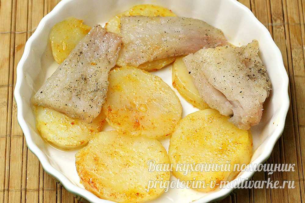 Минтай запеченный в духовке с картошкой