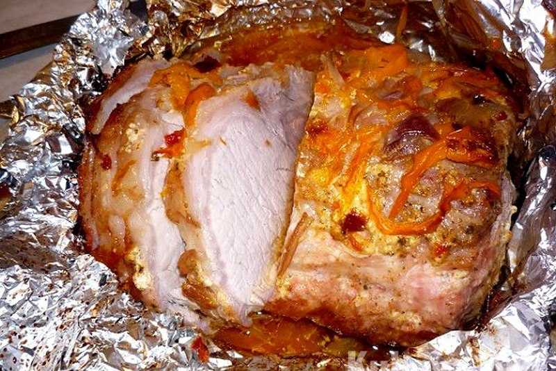 Свинина в духовке: сочная и мягкая свинина, запеченная в фольге