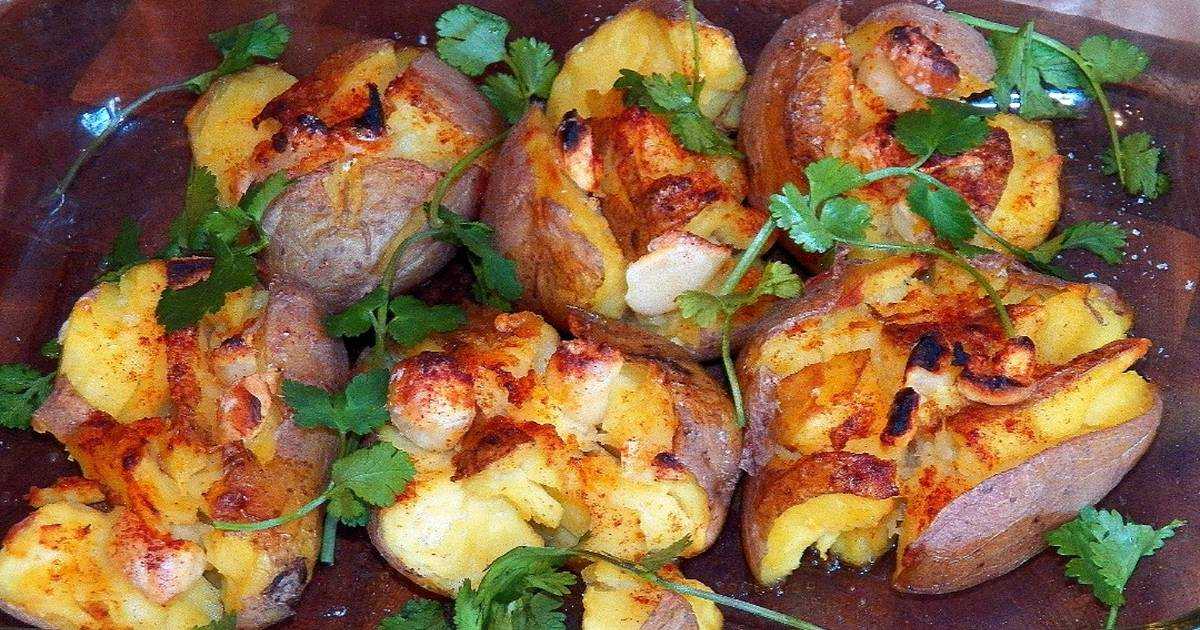 Картофель в мундире, запеченный в духовке – лучшие рецепты