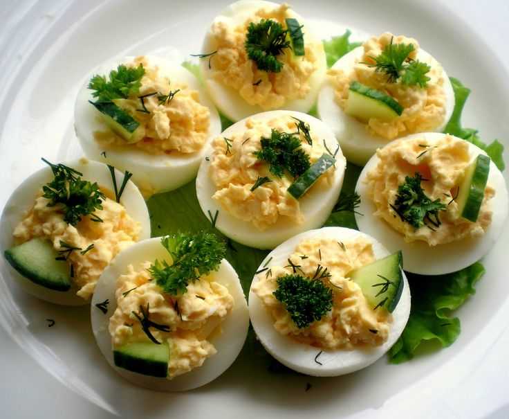 Фаршированные яйца: простые и вкусные рецепты