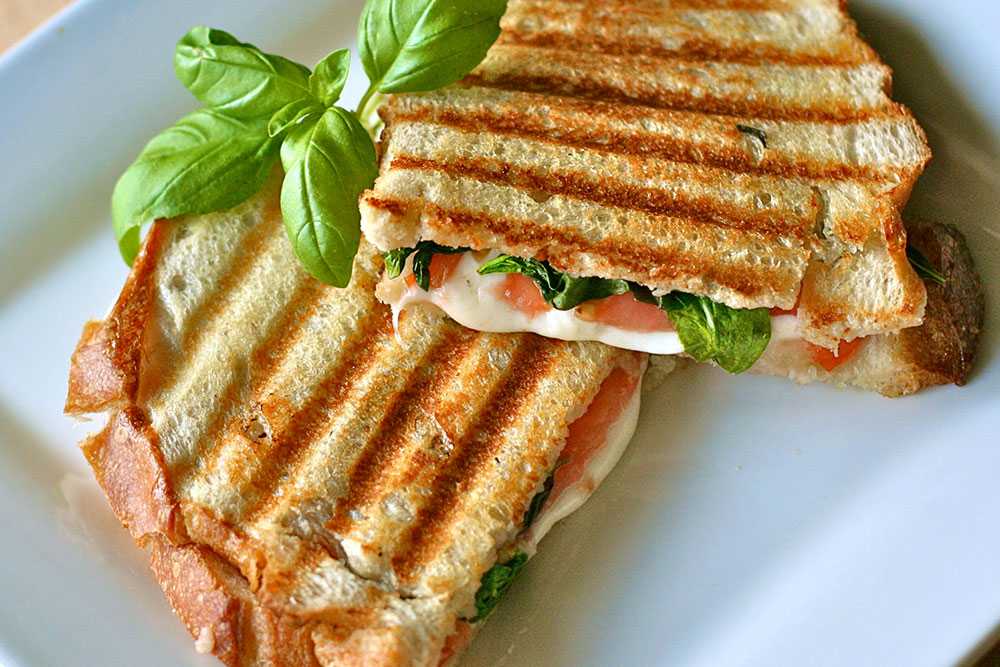 Надоели бутерброды? вот 10 вариантов тостов от фуд-блогерки, которые разнообразят ваш завтрак