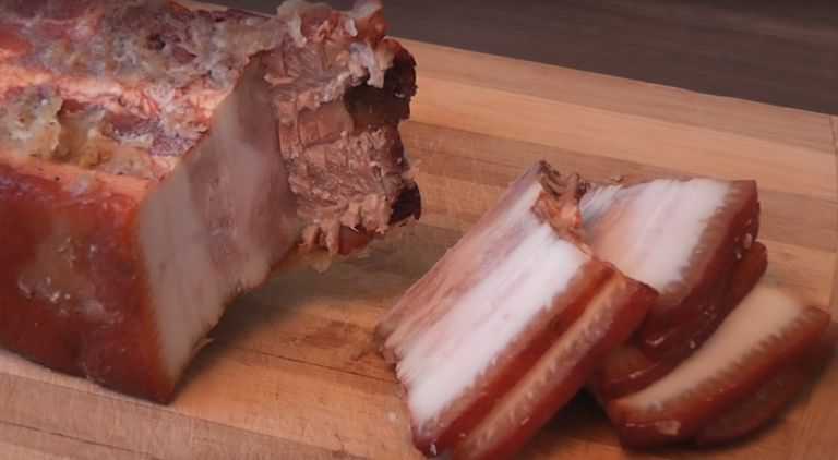 Пузанина в духовке: как запечь рулет из свинины в рукаве, как приготовить рецепт с фото запеченной брюшины