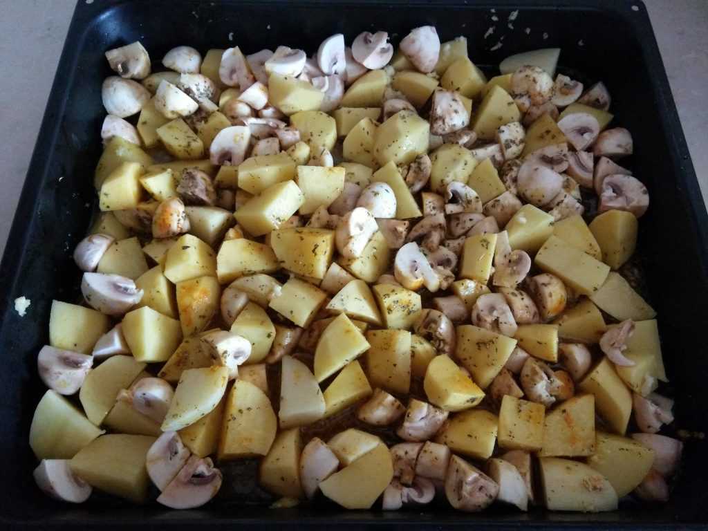 3 способа приготовления картошки с грибами и сметаной
