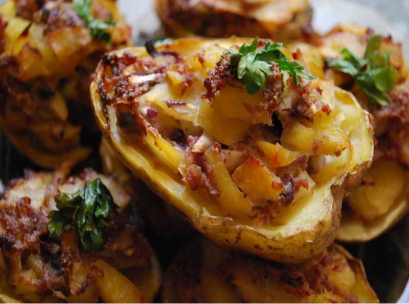 Картошка с шампиньонами в духовке – 7 пошаговых рецептов приготовления
