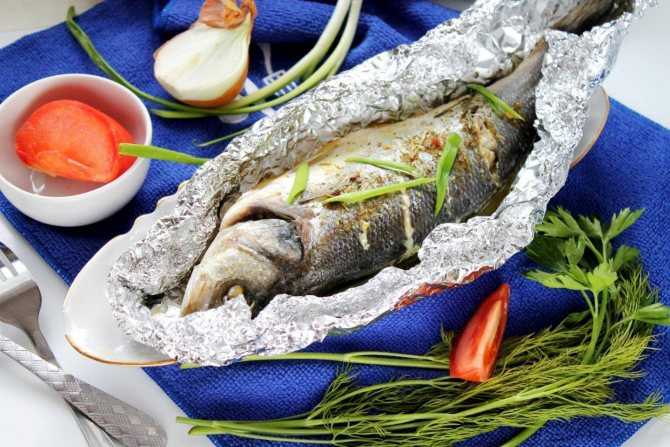 Рыба запеченная в фольге - домашние рецепты приготовления