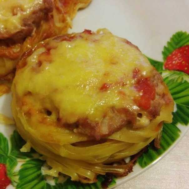 Гнезда из макарон с фаршем в духовке - 7 рецептов с пошаговыми фото