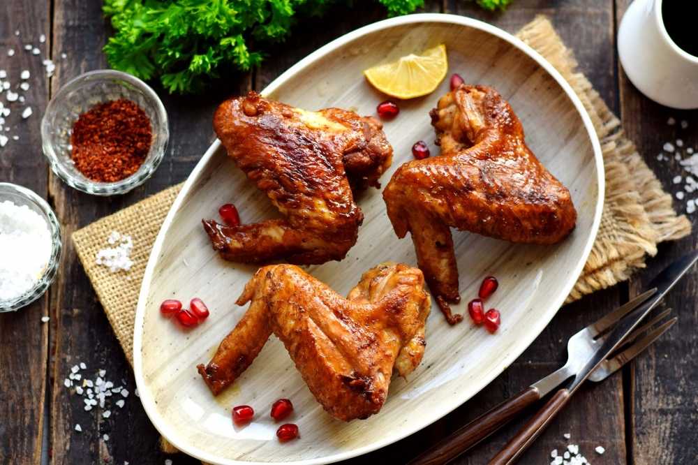 Куриные крылышки в духовке — 5 вкусных рецептов с фото пошагово