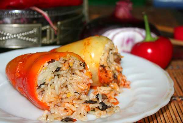 Перец, фаршированный мясом и рисом. 8 вкусных рецептов с фото