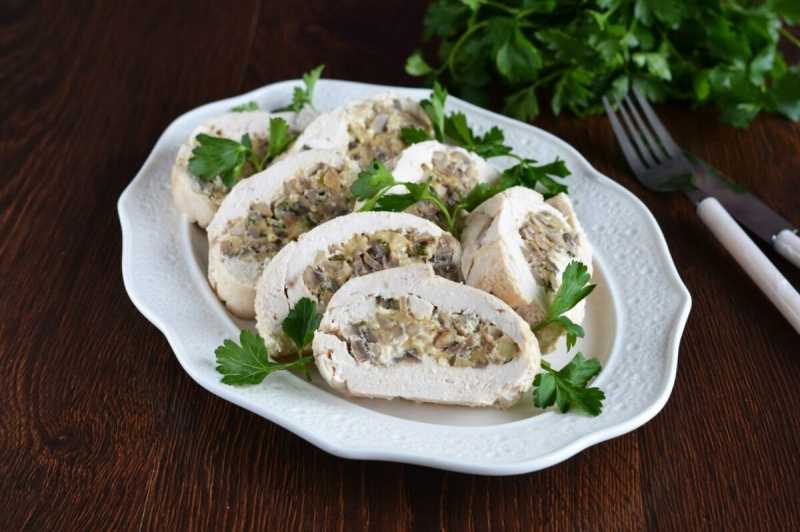 Куриное филе, запеченное с грибами и сыром - 9 пошаговых фото в рецепте