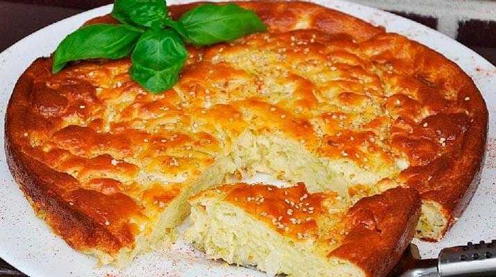 Шарлотка с капустой - 20 рецептов: пирог | foodini