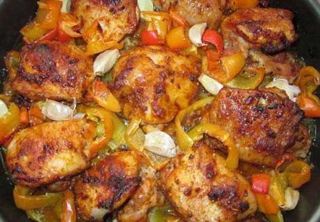Куриные бедра в духовке, готовим дома − 8 рецептов