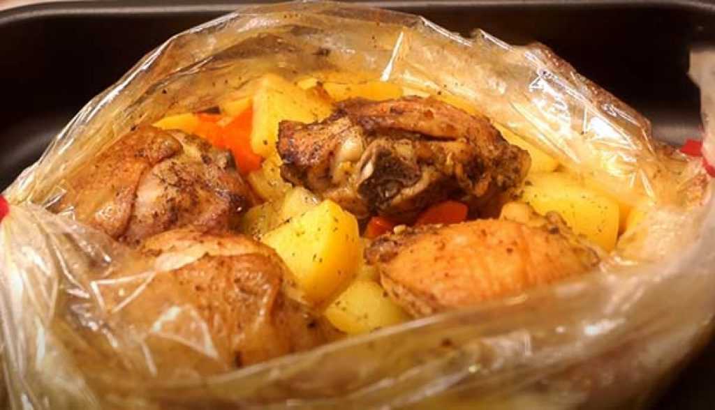 Вкусные свиные ребрышки с картошкой, запеченные в духовке – самые простые рецепты с фото
