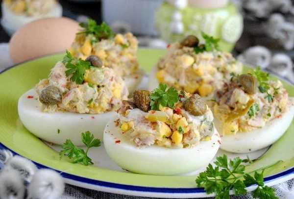 Яйца фаршированные разными начинками. 12 простых и очень вкусных рецептов