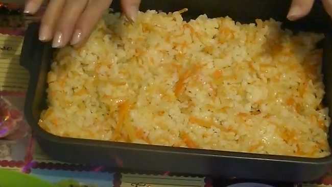 Пряная скумбрия, фаршированная рисом в духовке на праздничный стол