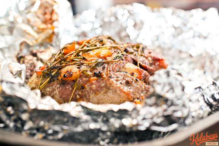 Мясо в фольге в духовке — 15 рецептов вкусного приготовления