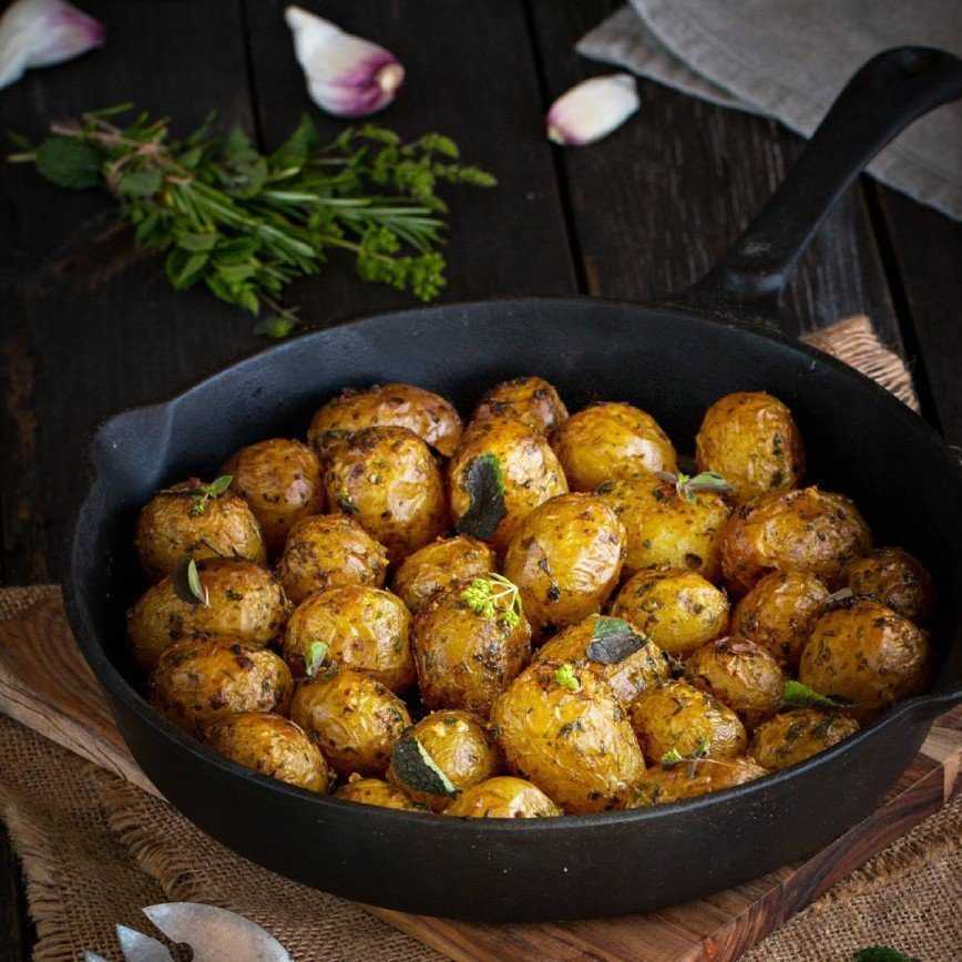 Картошка, приготовленная на мангале — 4 популярных рецепта