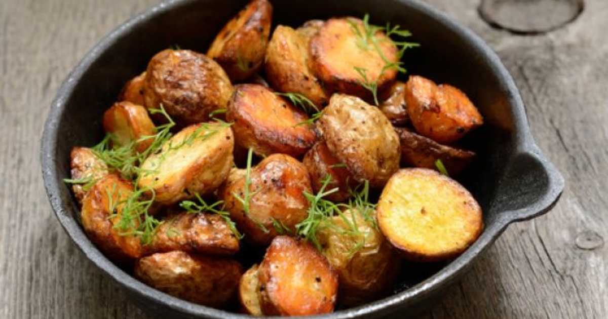 Можно ли и как запечь картошку в мультиварке (рецепты с фото)
