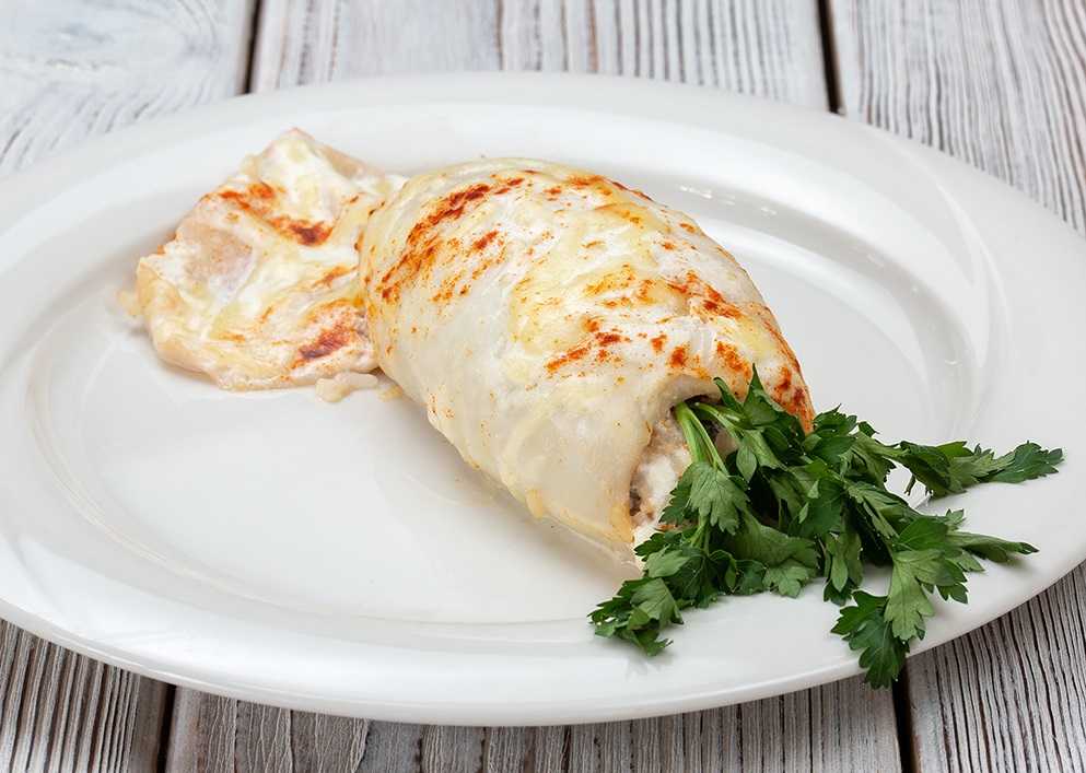Фаршированные кальмары с шампиньонами, сыром и овощами рецепт с фото пошагово - 1000.menu