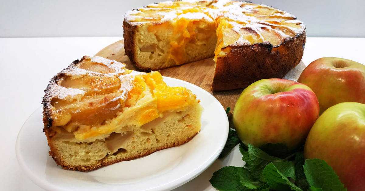 Шарлотка с яблоками в духовке – 9 простых классических рецептов